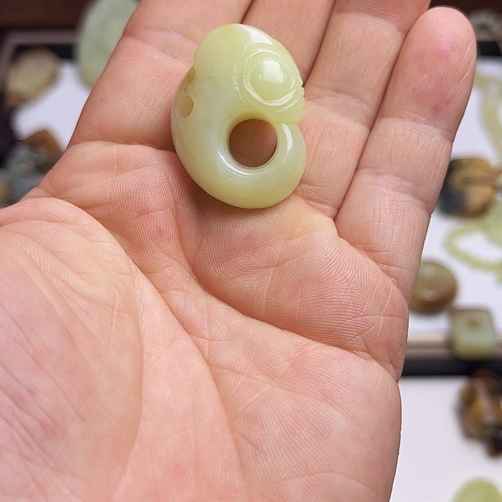 岫岩老玉（透闪石质玉）未镶嵌颈饰