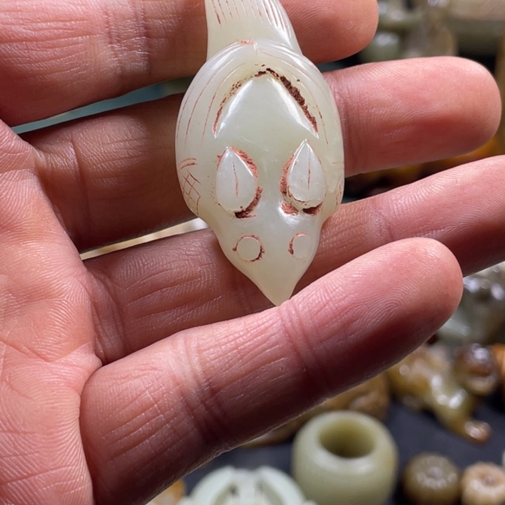 3***号和田玉未镶嵌颈饰