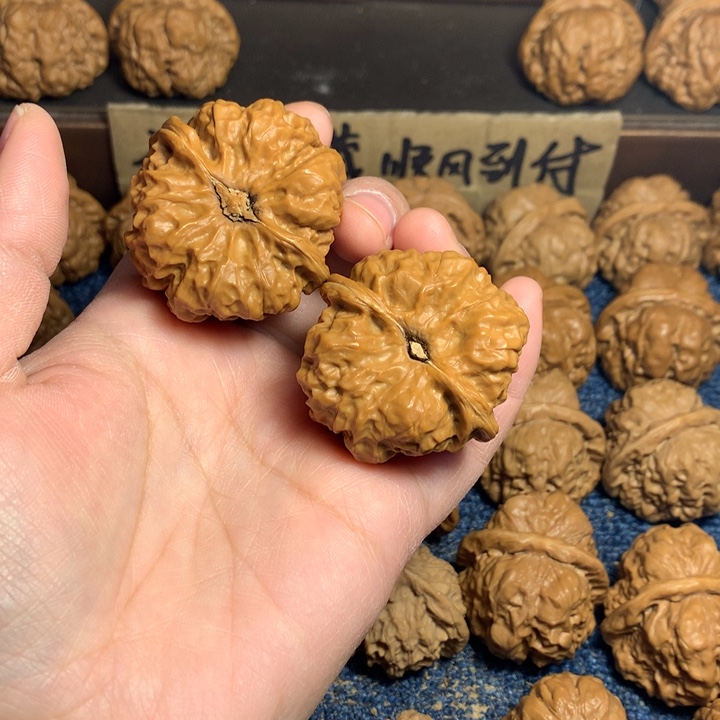 桃核吊坠…****…蛤蟆核桃