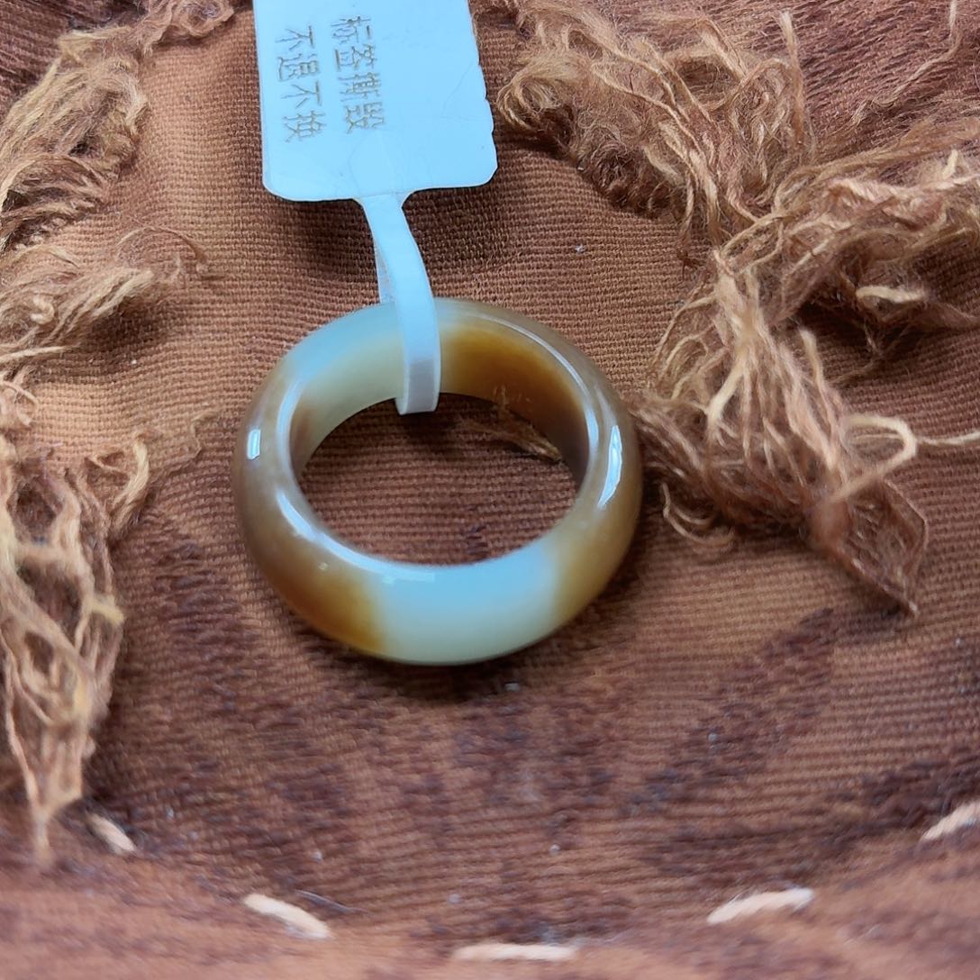 和田玉未镶嵌戒指