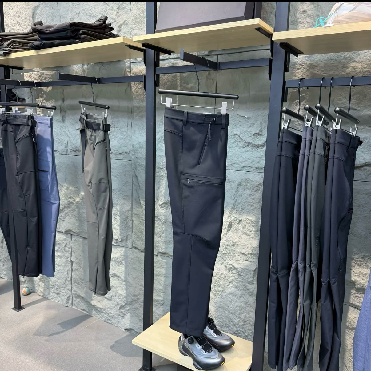 男士秋冬户外刺绣长裤休闲裤户外冲锋裤微弹