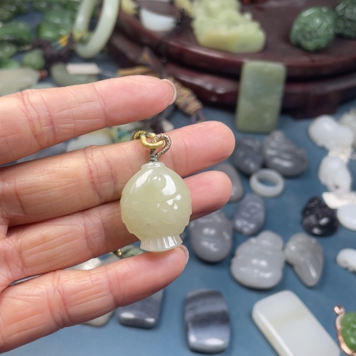 和田玉（糖玉）未镶嵌颈饰