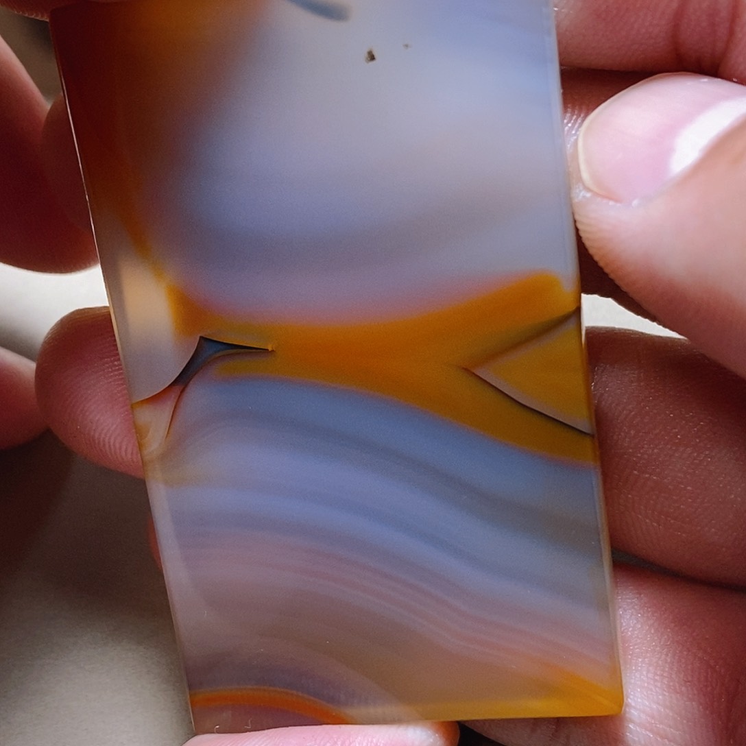 未镶嵌颈饰玛瑙/玉髓苏*