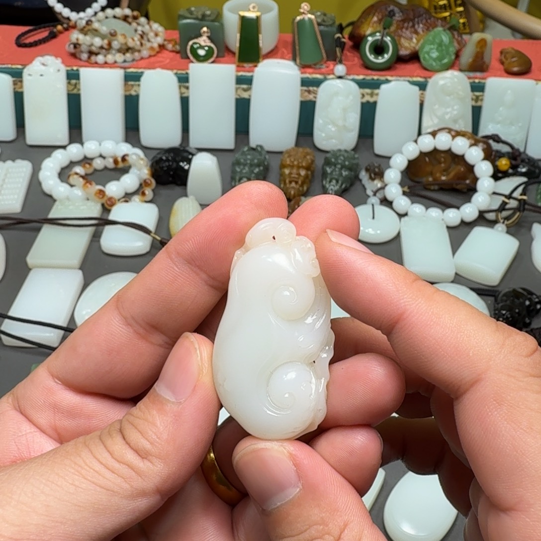 和田玉未镶嵌吊坠(不含链)