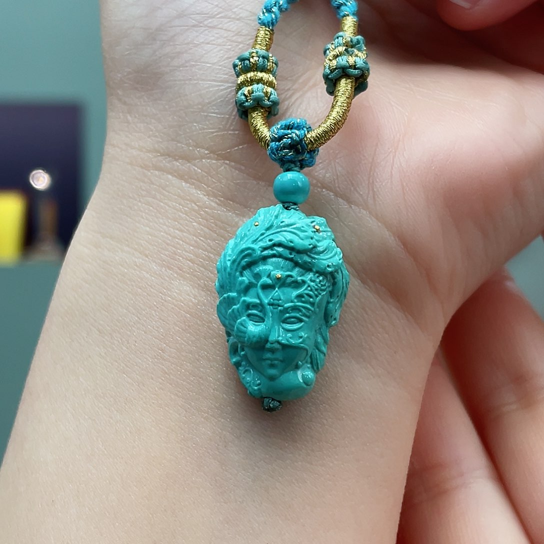 绿松石颈饰未镶嵌