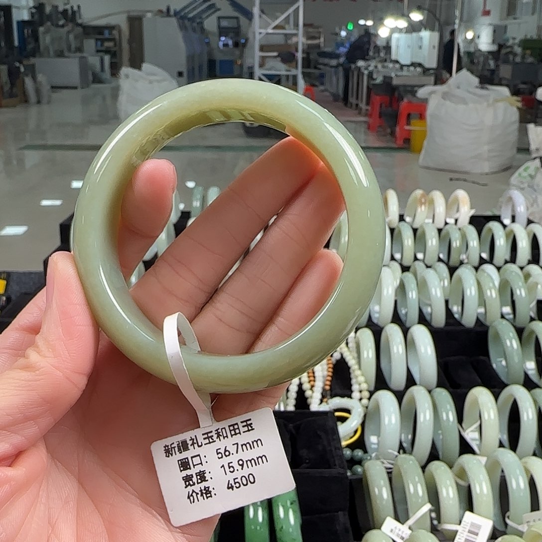 和田玉未镶嵌手镯56.5