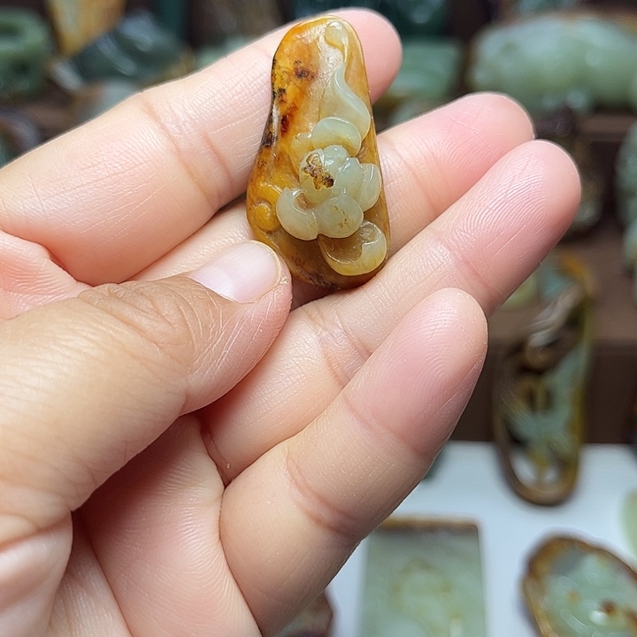 岫岩河磨玉（透闪石质玉）未镶嵌颈饰