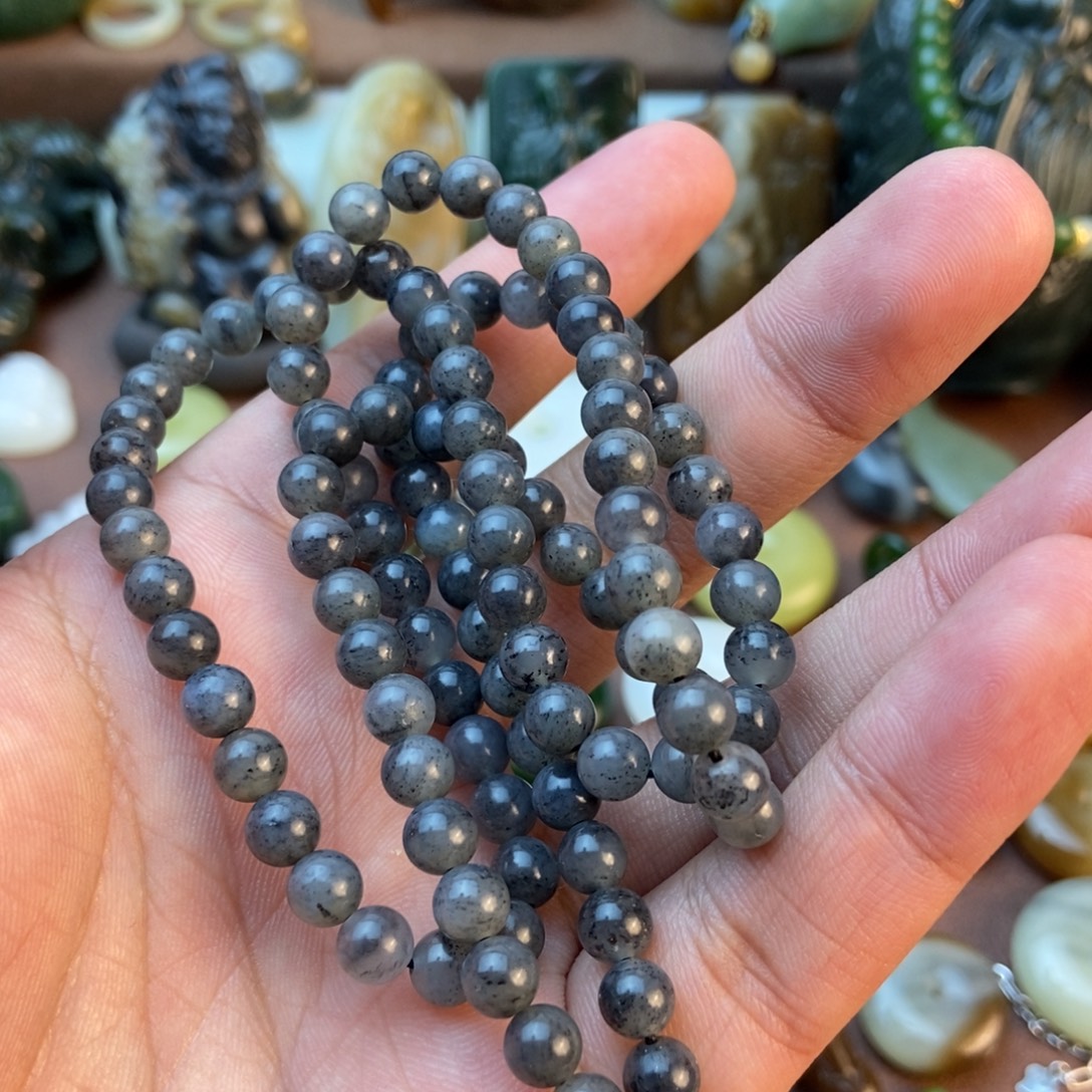 小***雅和田玉未镶嵌挂件