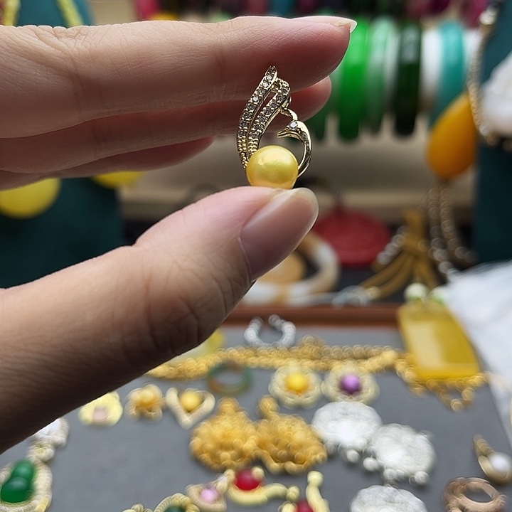 铁合金花岗石天鹅吊坠