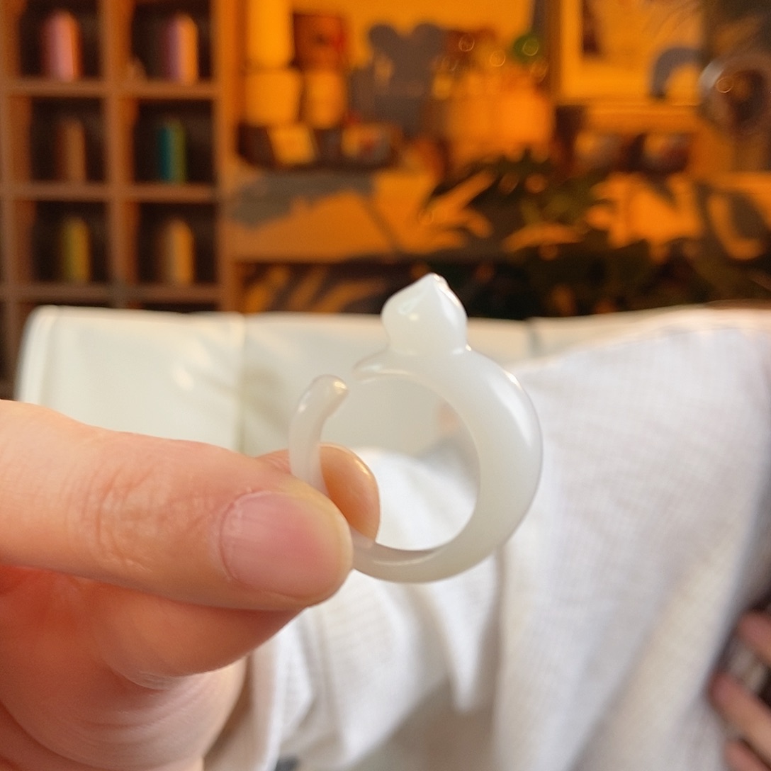 未镶嵌戒指和田玉