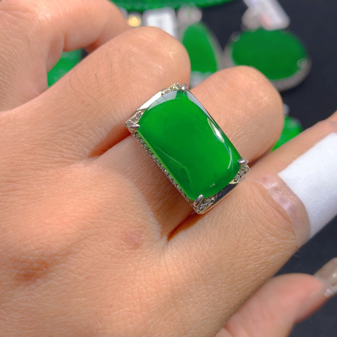 翡翠颈饰银S925镶嵌111111111