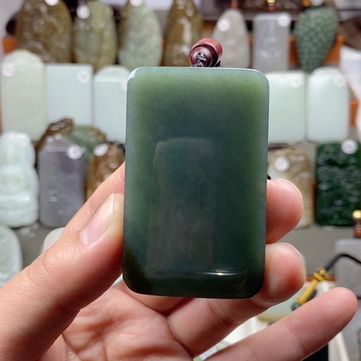 和田玉（糖玉）未镶嵌颈饰