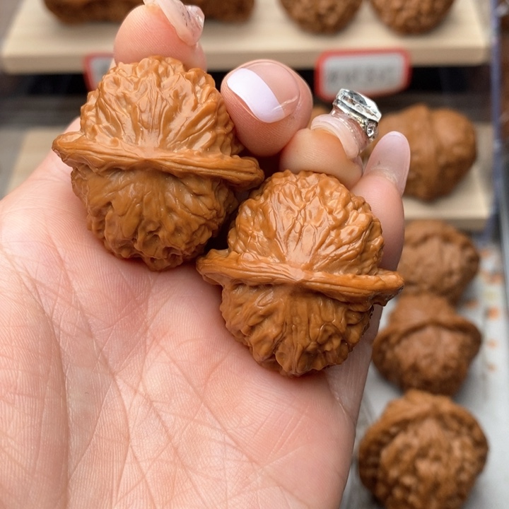 核桃把件瓷娃娃核桃