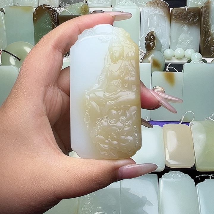 颈饰未镶嵌和田玉