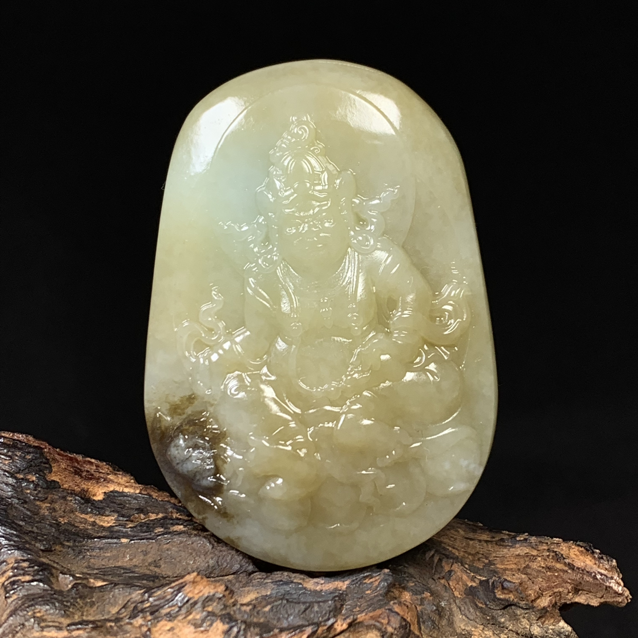 天然新疆和田玉黄财神吊坠尺寸66*46*16重量80克