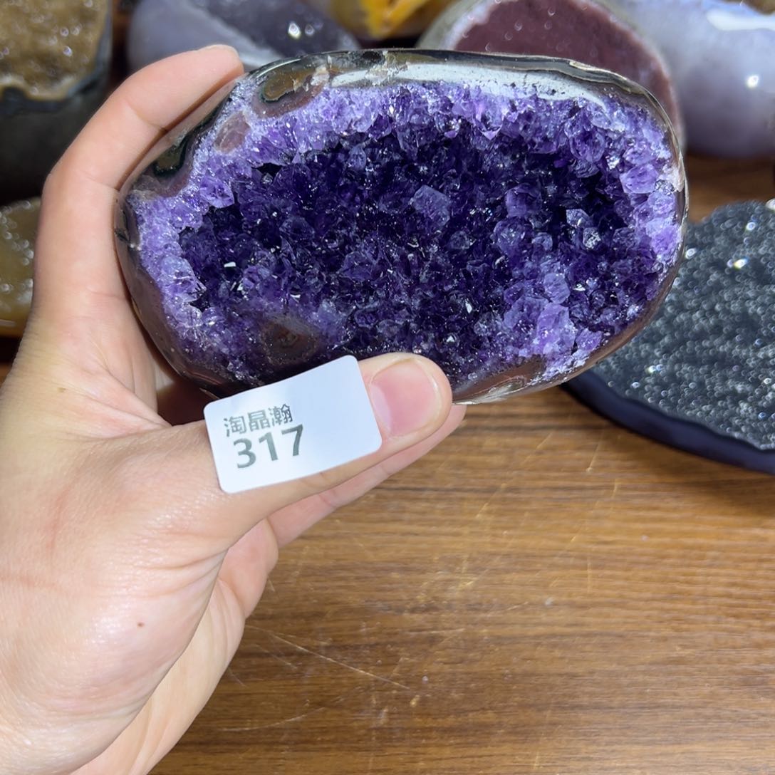 未镶嵌水晶大型摆件（非配饰）