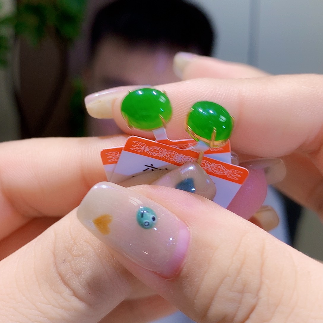 和田玉（碧玉）18K金镶嵌耳饰