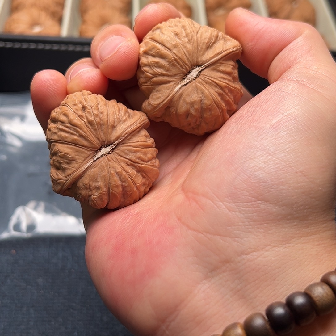 文***文玩核桃吊坠1021文 