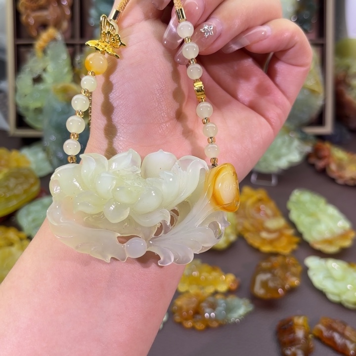 未镶嵌蛇纹石玉颈饰