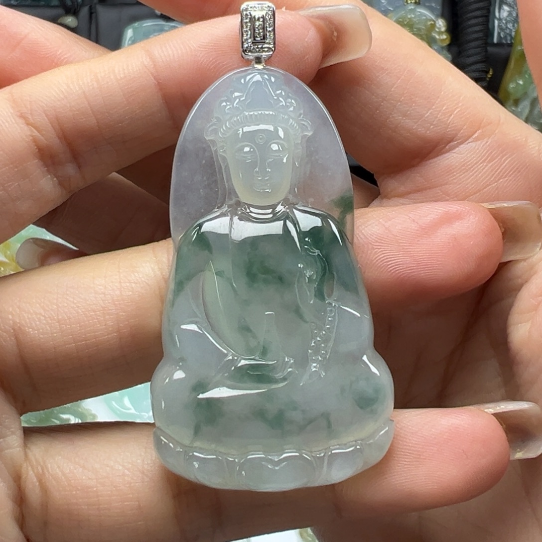 翡翠18K金镶嵌颈饰观音