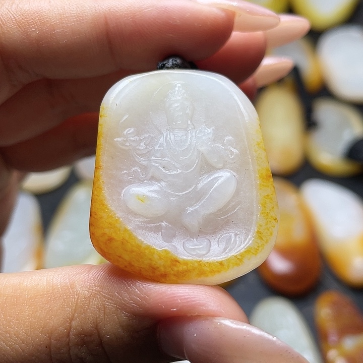 【闪购商品】颈饰未镶嵌和田玉