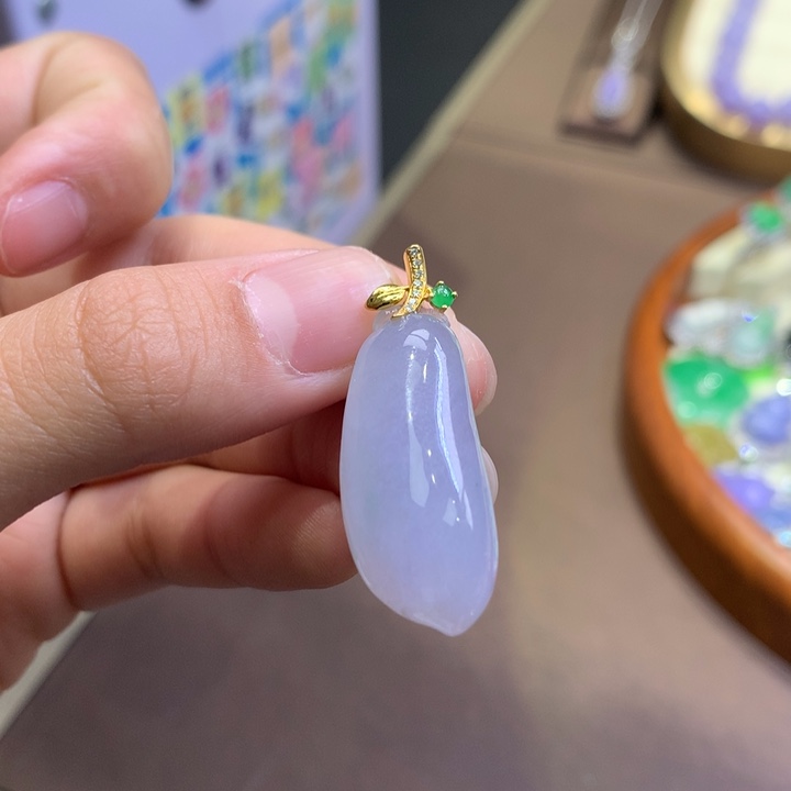 翡翠18K金镶嵌颈饰翡翠