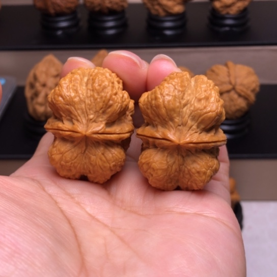 文玩核桃把件霸王龙脊53