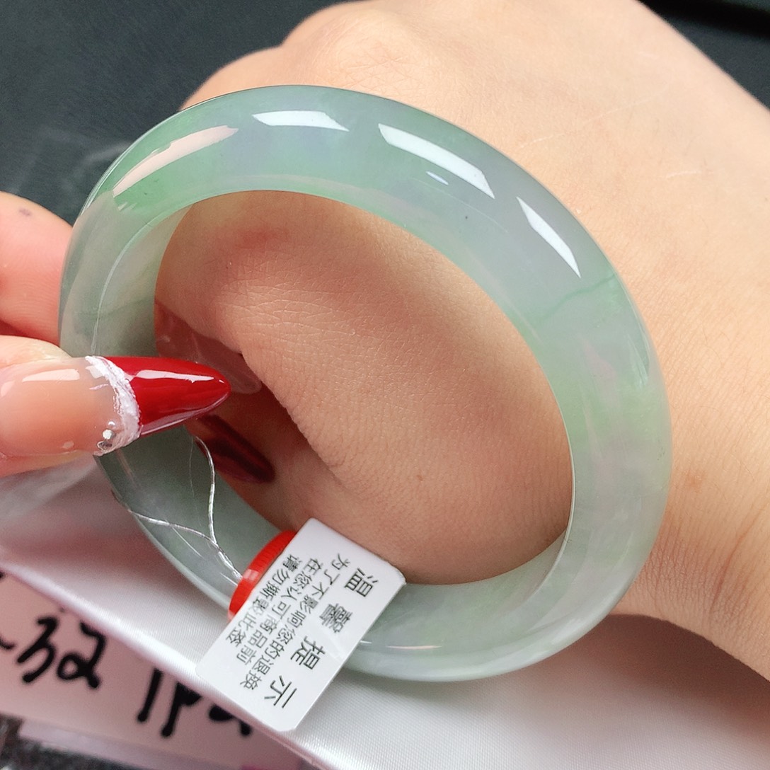 翡翠手镯未镶嵌59圈