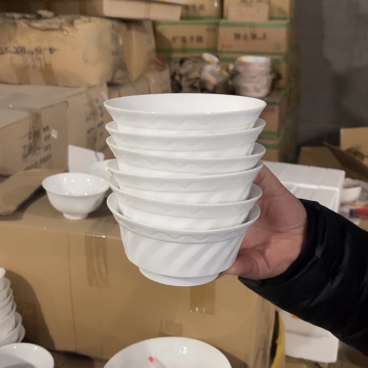 瓷片云端五英寸米饭碗六个，包邮