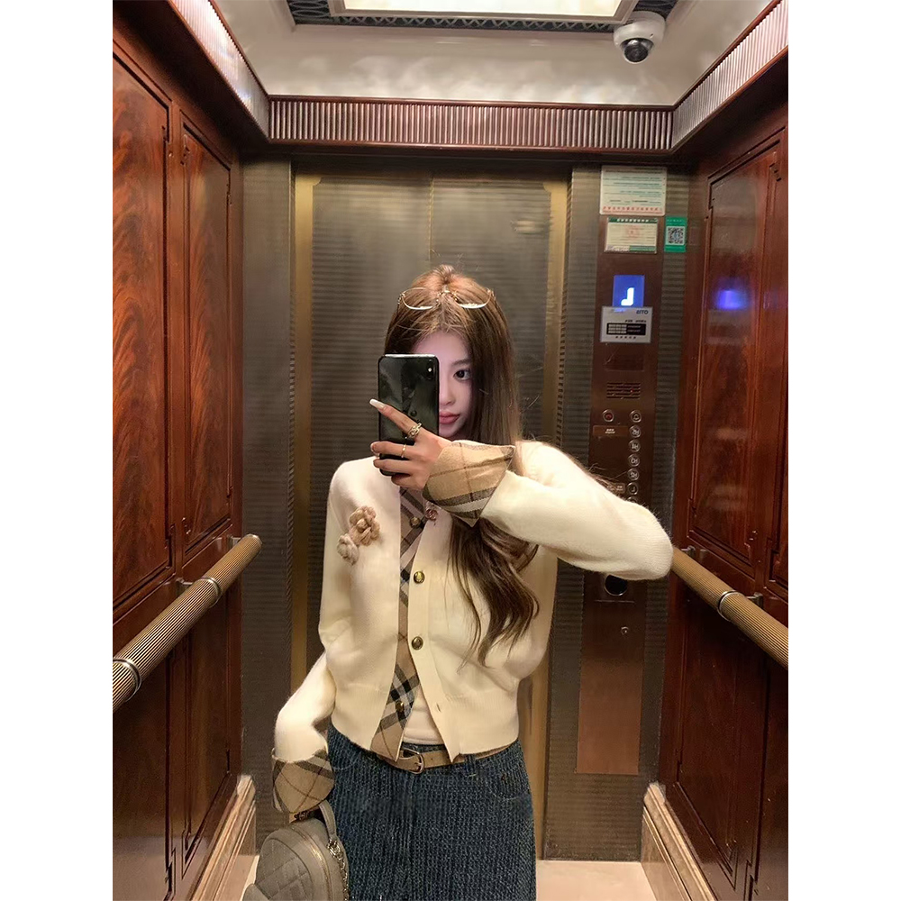 【奶咖学院】米白拼接假两件毛衣开衫卡其格子