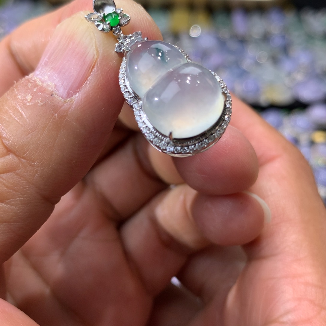 翡翠吊坠(不含链)18K金镶嵌