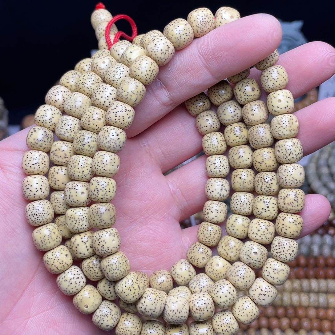 星月菩提吊坠10尺寸，鸡油黄，带备籽