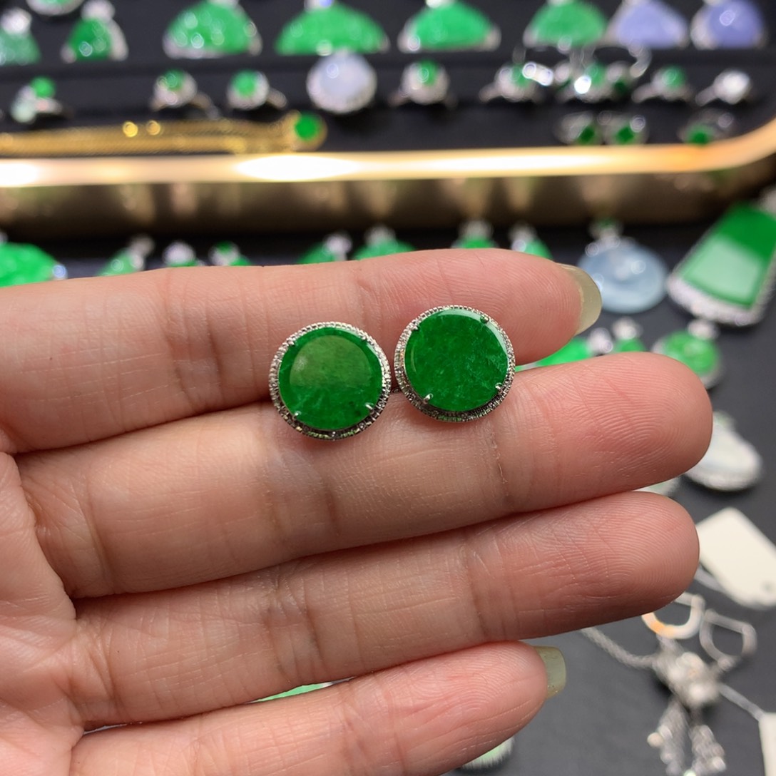 翡翠耳饰18K金镶嵌新*字裸石不厚