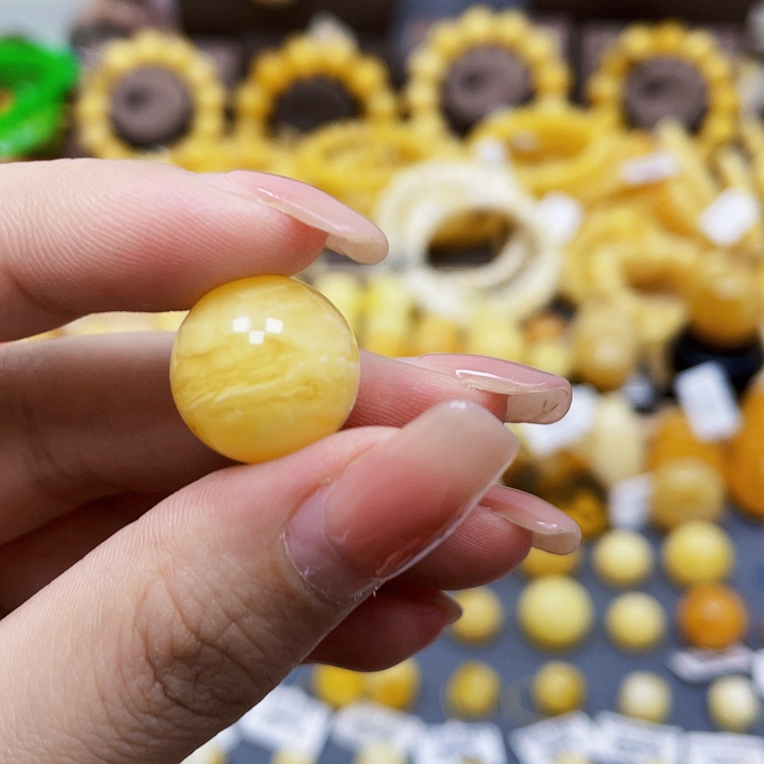 未镶嵌琥珀裸石单珠尺寸16mm瑕疵.福利款