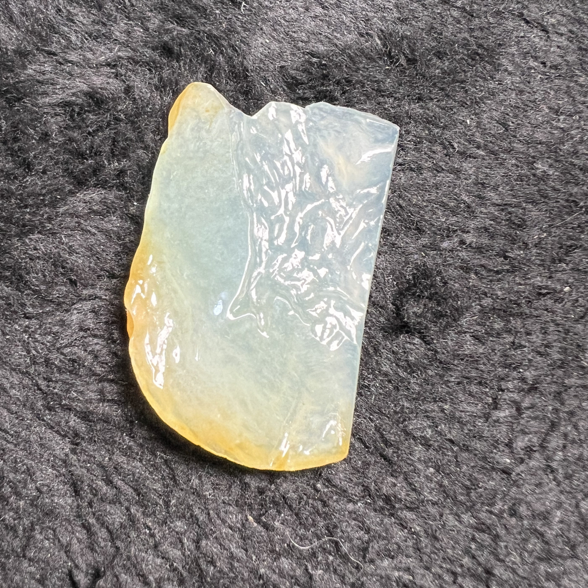 缅甸翡翠A货冰种带冰黄料