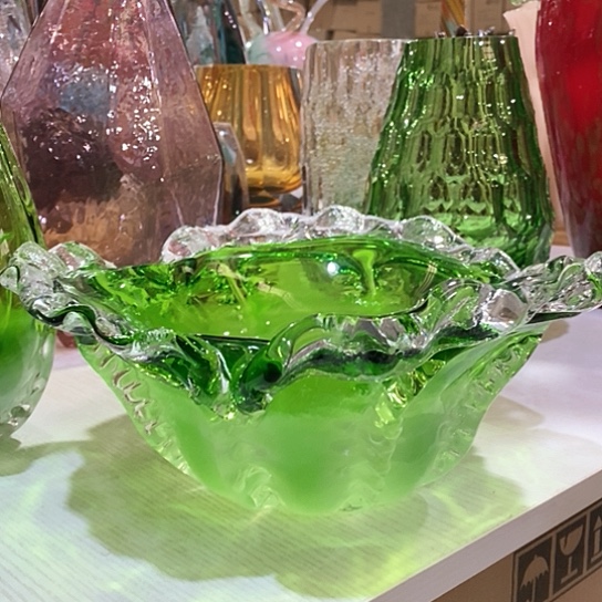 琉璃花瓶高12厘米口径25厘米