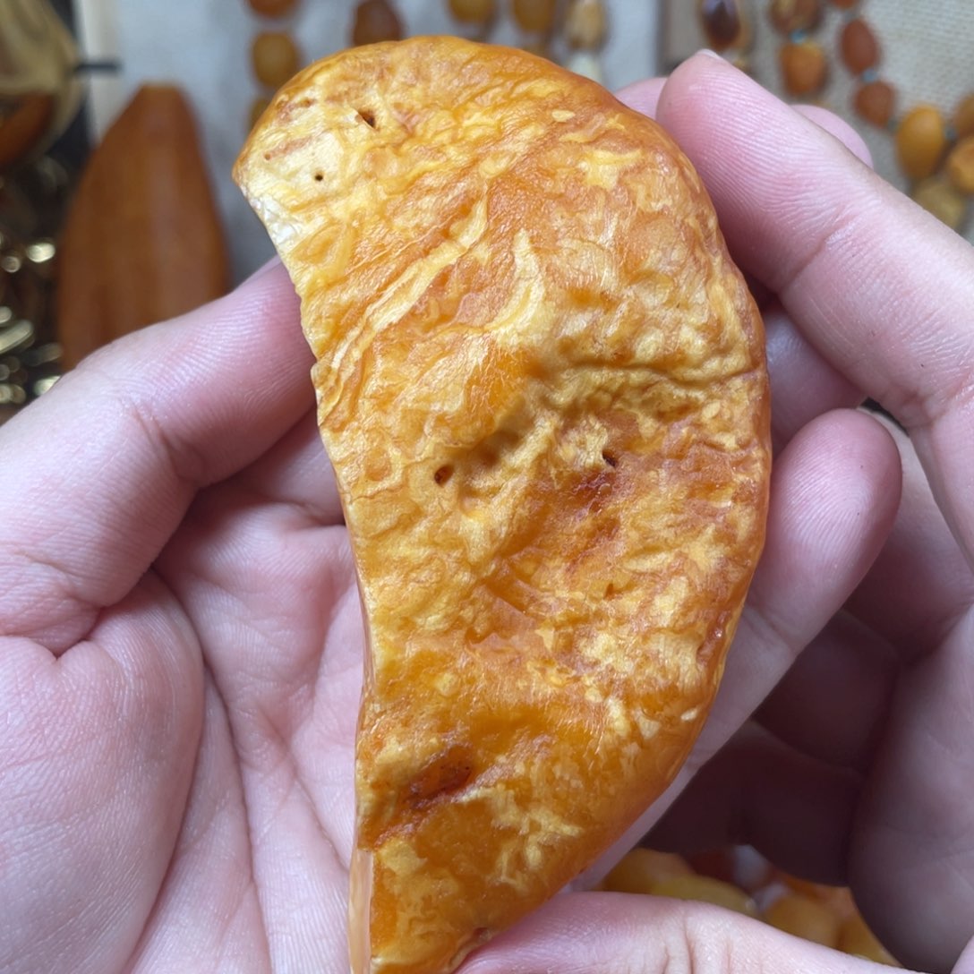 琥珀珠宝奇石未镶嵌