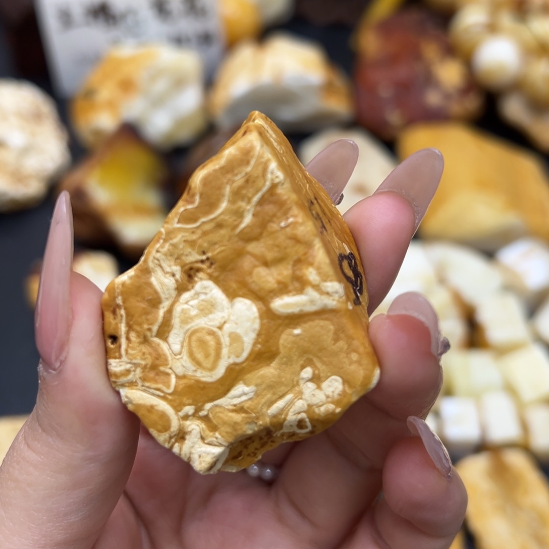 定制琥珀未镶嵌蜜蜡