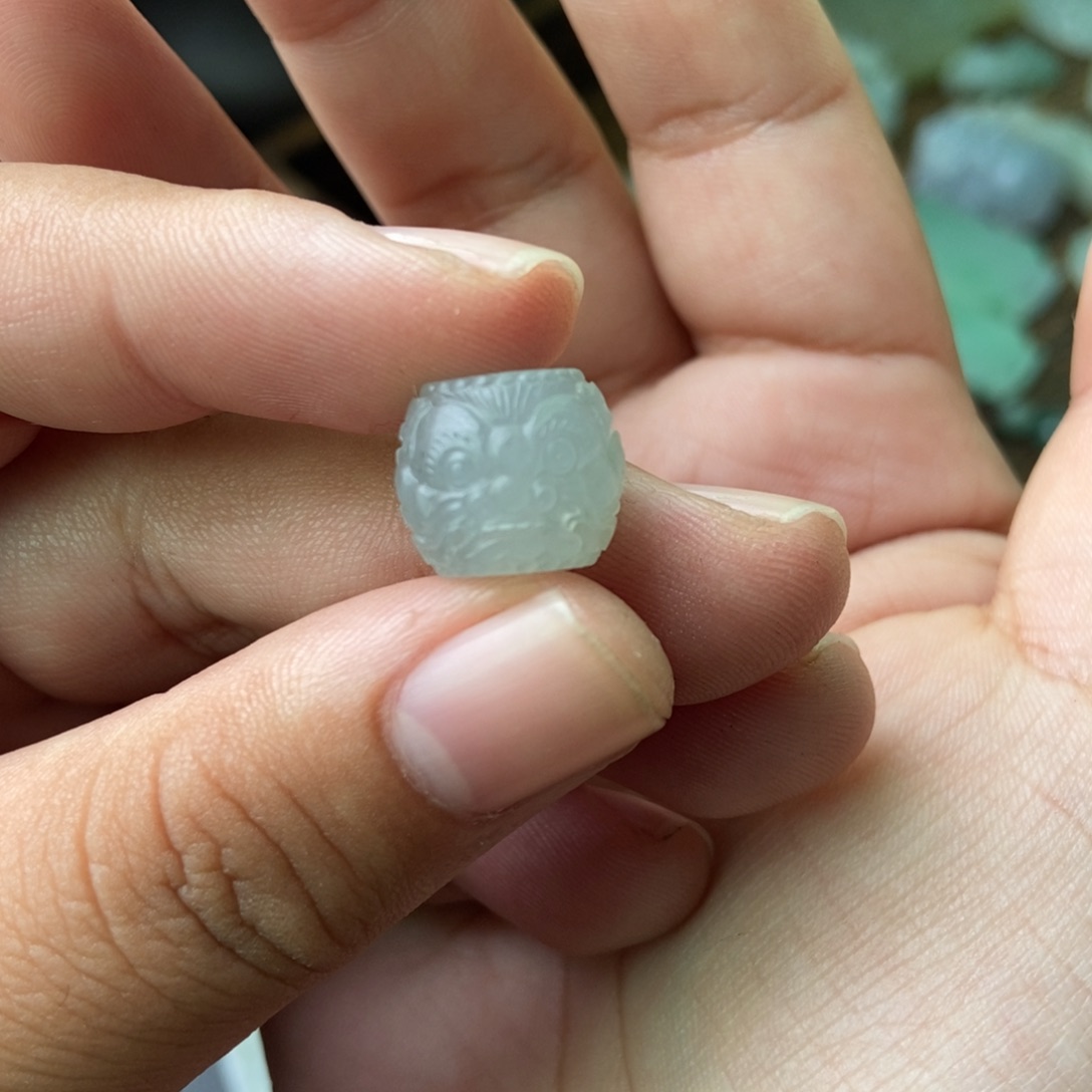 定制翡翠未镶嵌龙珠