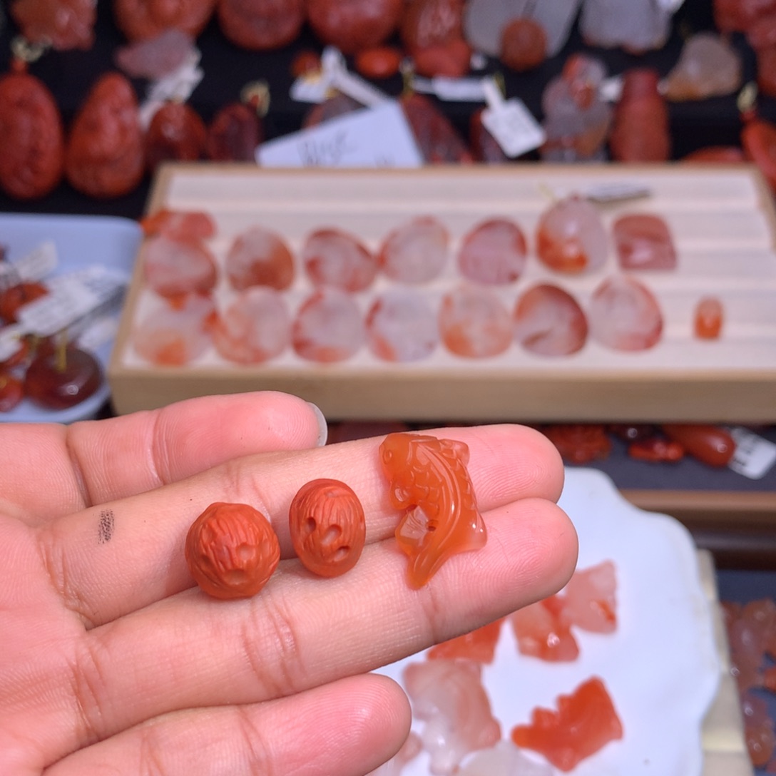 堃***妮南红玛瑙未镶嵌珠宝半成品百香籽