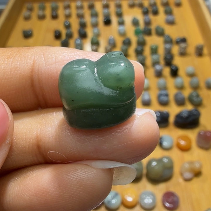 和田玉未镶嵌珠宝奇石