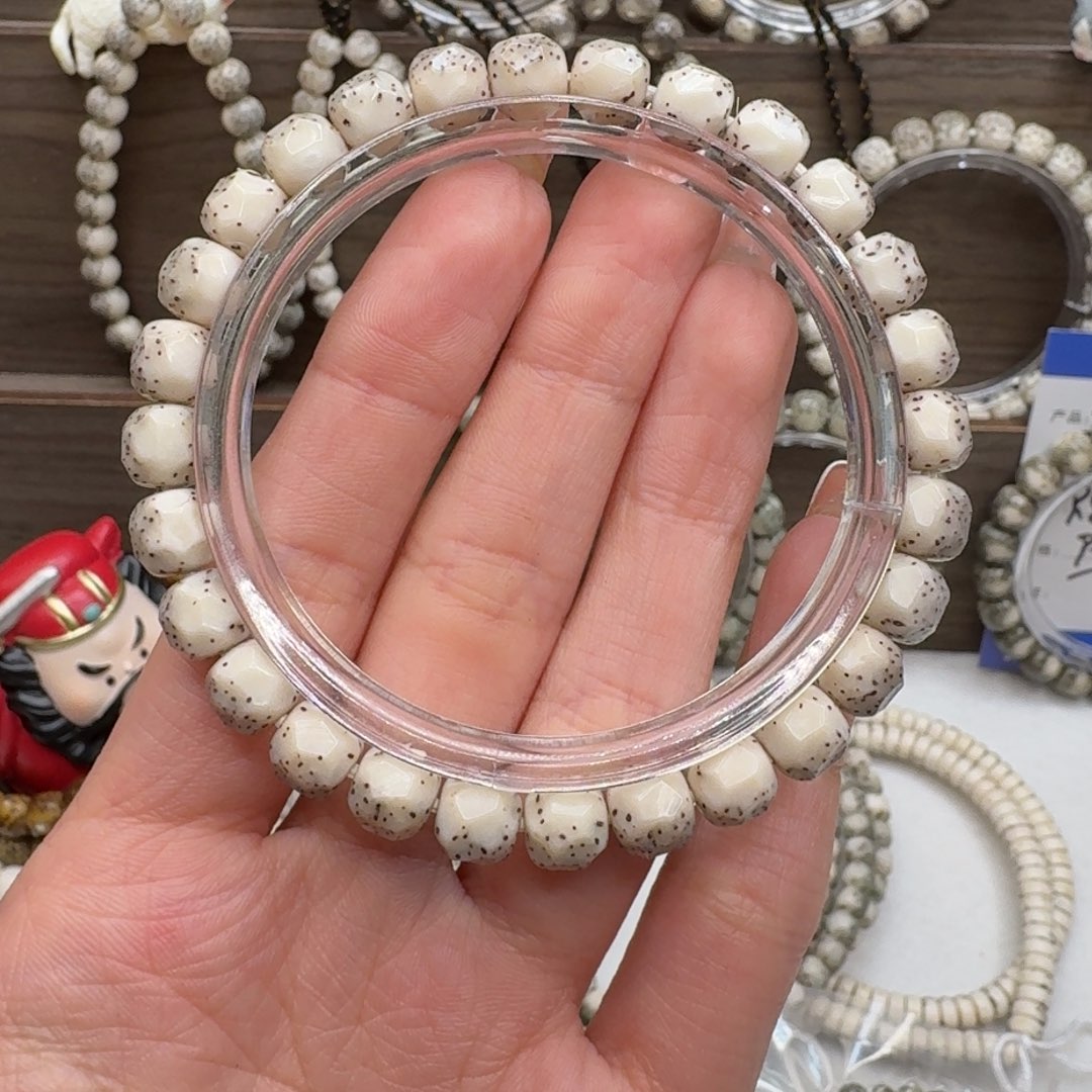 星月菩提手串七****七白冰原生态玉化料半壁留白河豚手工无相