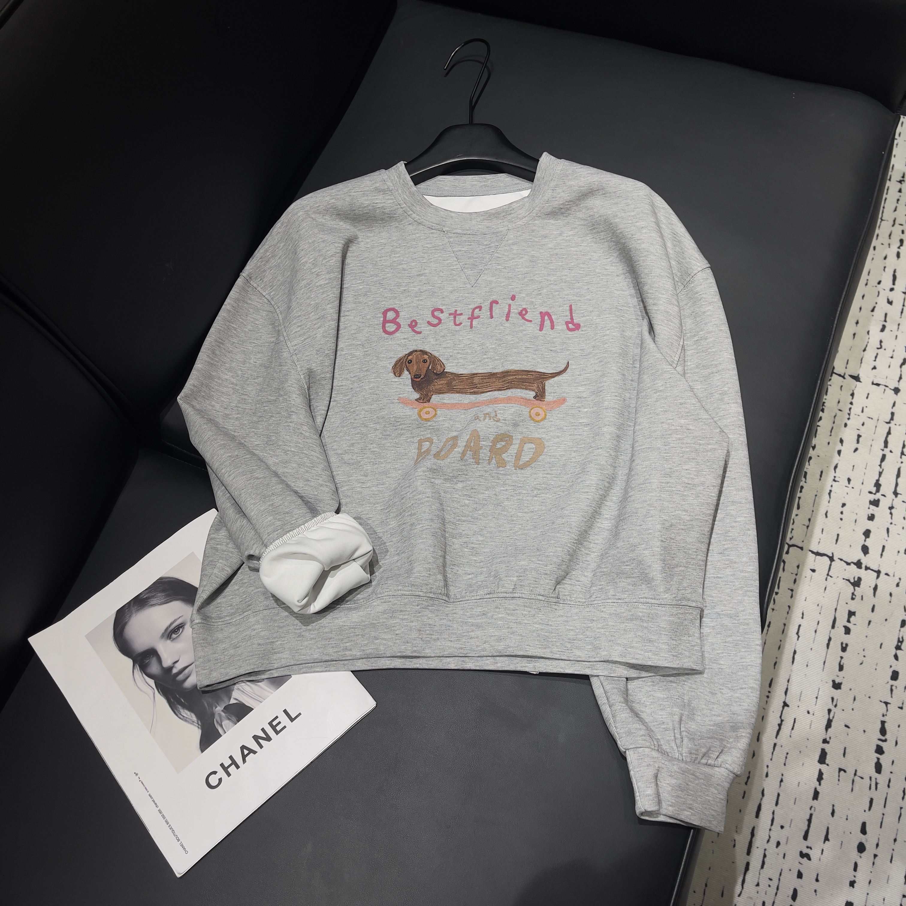 KW【小马奔跑】南油新款简约休闲宽松圆领印花加厚长袖卫衣女