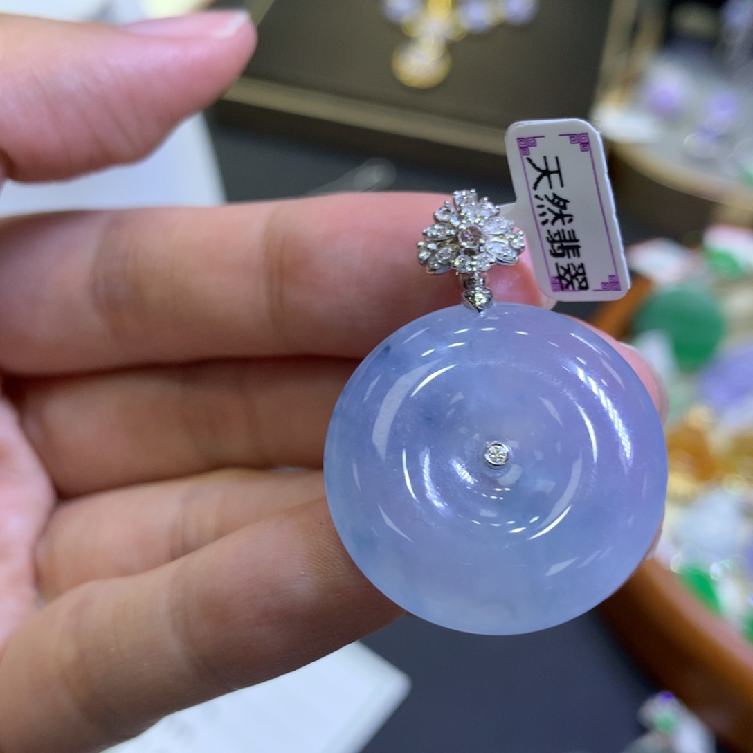 翡翠颈饰18K金镶嵌翡翠吊坠项链