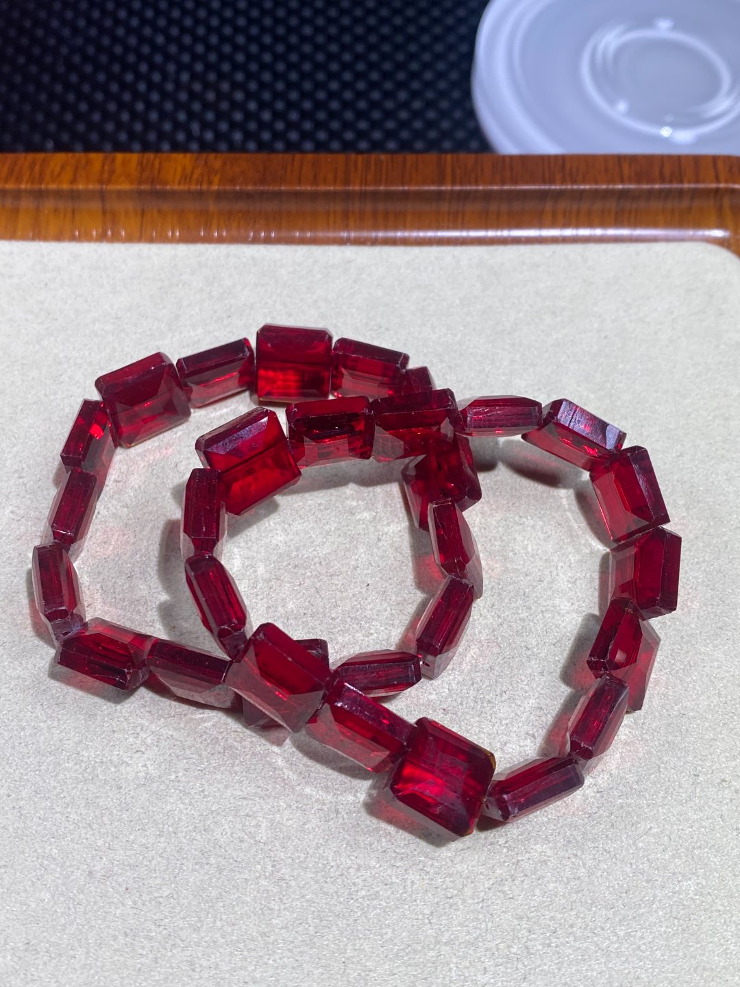 红色方块手串发一条A83