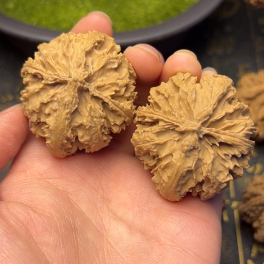 文玩核桃把件秦岭核桃5