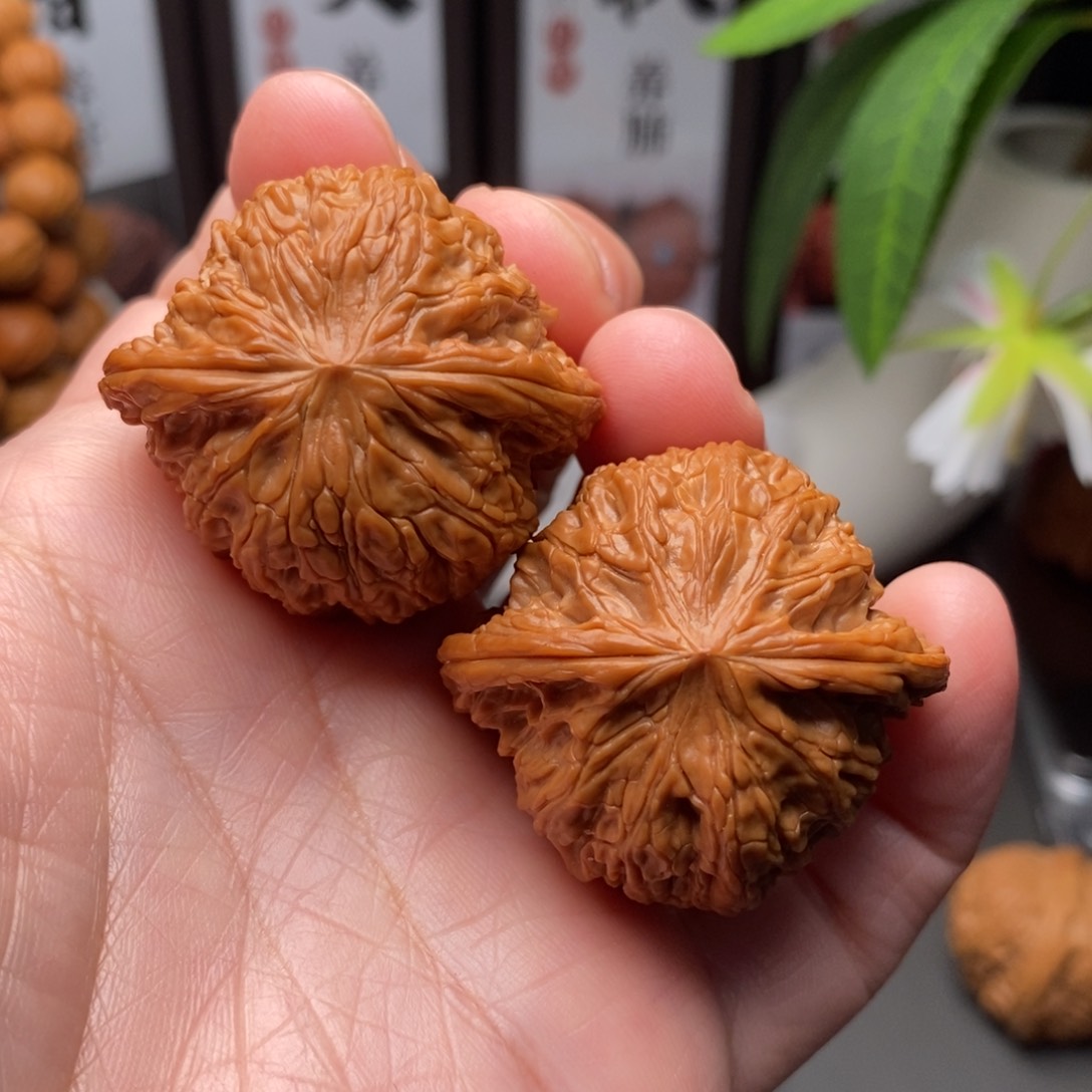 文玩核桃磨盘狮子头40