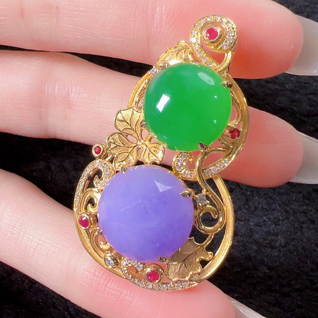 翡翠18K金镶嵌颈饰签收后24小时鉴赏期，过时不退