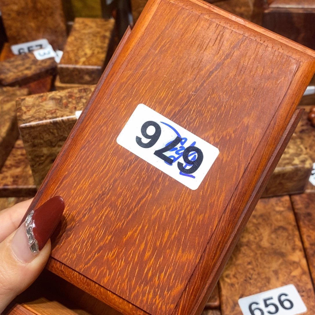 非洲紫檀（红花梨）