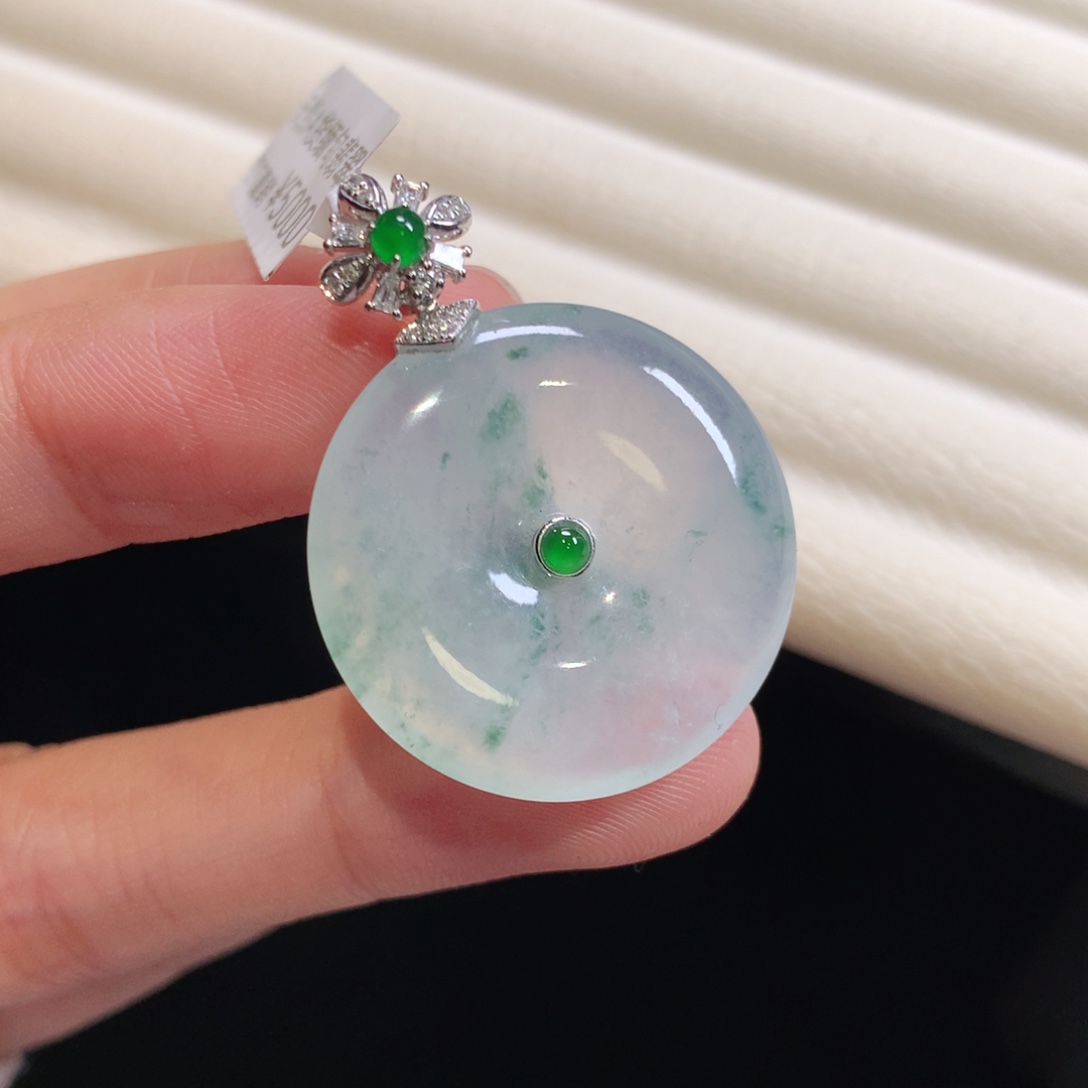 翡翠颈饰18K金镶嵌扣子